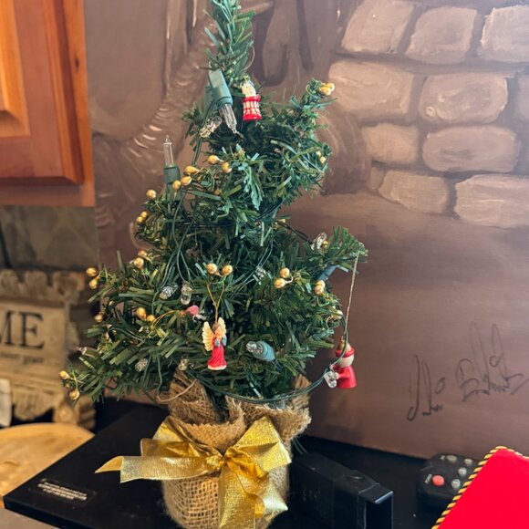 Mini Christmas Tree with Ornament Figurines - Picture 3 of 3